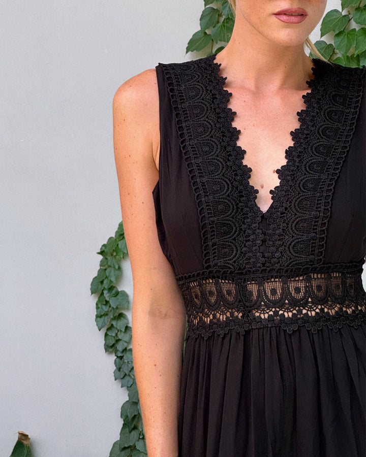 AUDREY | ELEGANT V-NECK DRESS