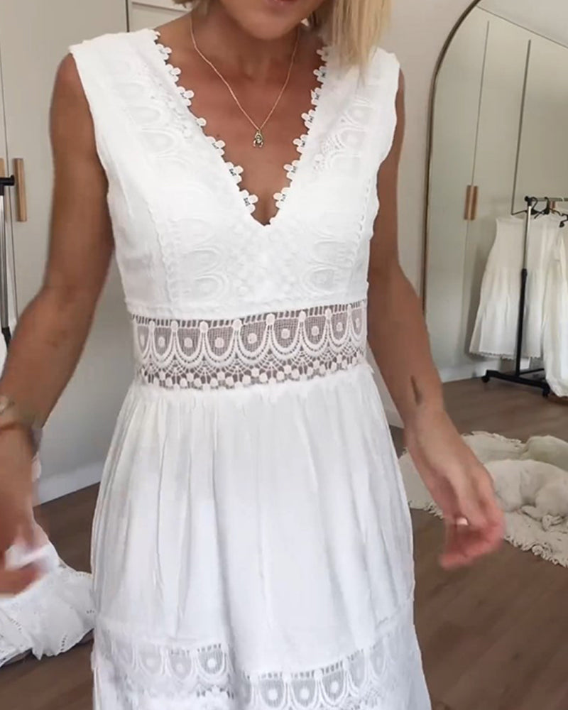 AUDREY | ELEGANT V-NECK DRESS