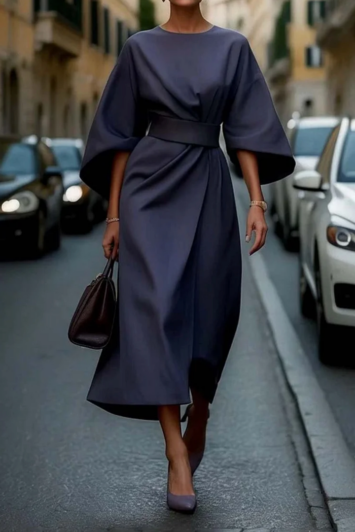 AMY | ELEGANT DRESS WITH SIDE SLITS AND BELT